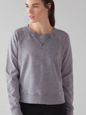 152. lululemon crew 8